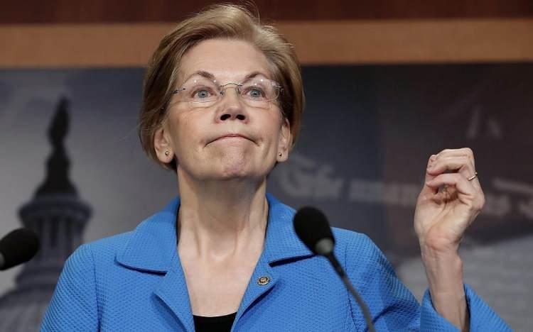 <p> ABD'li Demokrat Senatör Elizabeth Warren, akşam yemeği yediği restoranda bir kadın tarafından protesto edildi.</p>