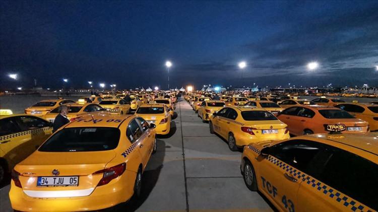 <p>En son Ağustos ayında UKOME kararıyla taksi tarifelerine zam yapılmıştı. Yapılan zammın ardından taksi tarifeleri indi-bindi 70 TL, açılış 19.17 TL, kilometre başına ücret 13.75 TL olarak uygulanmıştı.</p>