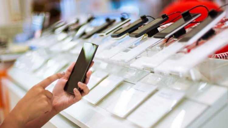 <p>Öğrenciler farklı tip cihazlar için destekten yararlanabilecek ama destek tutarı 5 bin 500 Türk Lirasını geçemeyecek. İnternet desteği almak isteyen öğrenciler de başvurularını bakanlık bilişim sisteminden yapacak.</p>
<p> </p>