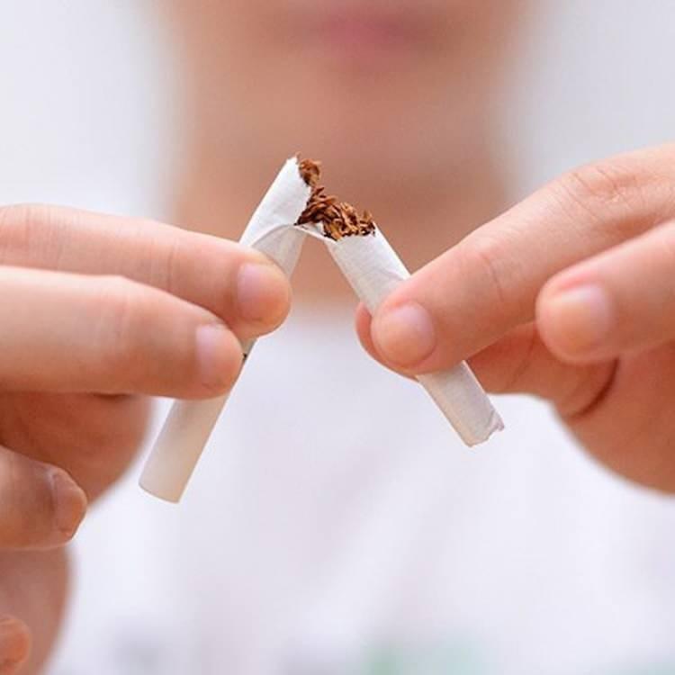 <p>Bu sebeplerden dolayı hergün binlerce kişi sigarayı bırakma kararı alıyor. Sigarayı bırakan kişilerin en çok merak ettikleri arasında ise sigarayı bıraktıktan vücutta meydana gelen değişiklikler yer alıyor.</p>

<p> </p>
