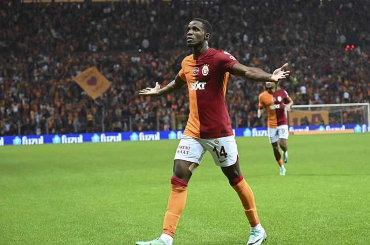 <p>1- Wilfried Zaha | 24.7 Milyon Euro</p>