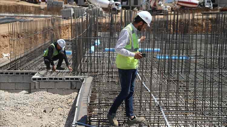 <p>Milliyet'in haberine göre, İstanbul İnşaatçılar Derneği (İNDER) Genel Sekreteri Kubilay Salihvatandaş da inşaat sektöründe de ciddi personel sıkıntısı yaşandığını belirtti.</p>