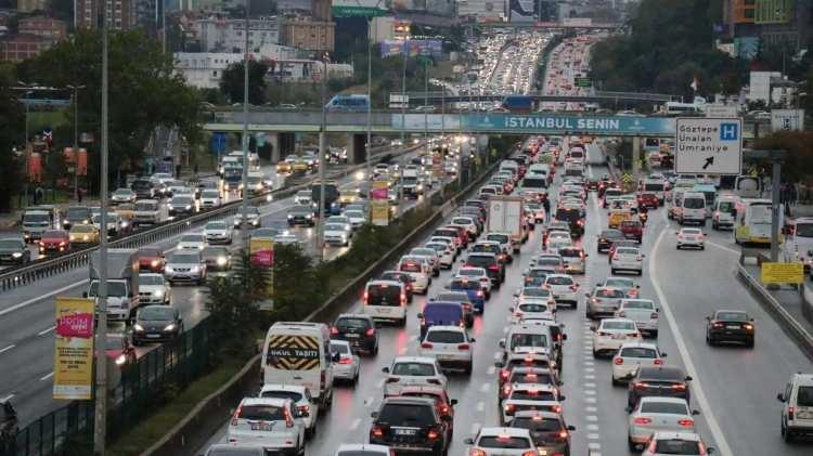<p>16 yaş ve yukarısı</p>

<p>0-1300 cc </p>

<p>2023 MTV:  219 Lira<br />
2024 MTV: 347 Lira</p>

<p>1301-1600 cc </p>

<p>2023 MTV:  436 Lira<br />
2024 MTV: 690 Lira</p>
