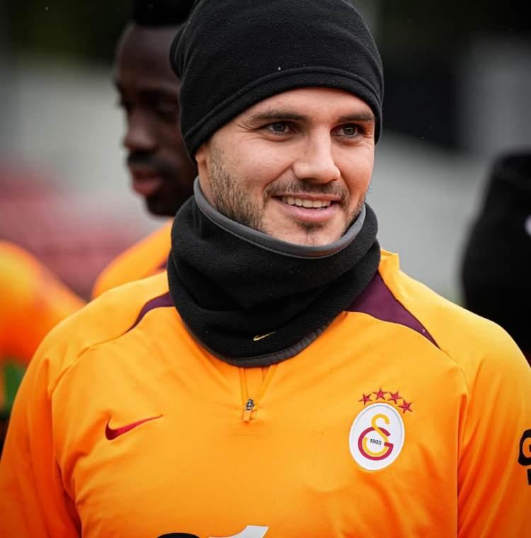 <p>Galatasaray'ın ikonik fulbolcularından biri haline gelen Icardi, sosyal medya hesabında 11 milyonu aşkın takipçi kitlesi sahip.</p>
