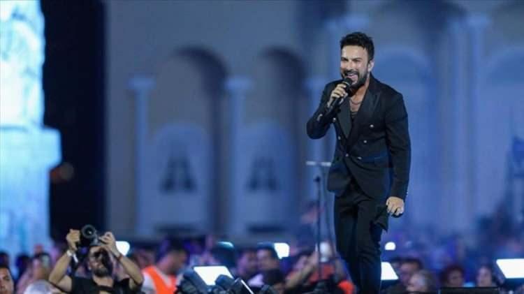 <p>Megastar Tarkan, geçtiğimiz yıl İzmir'in düşman işgalinden kurtuluşunun 100. Yıldönümü olan 9 Eylül'de, 1. Kordon'da konser verdi. </p>