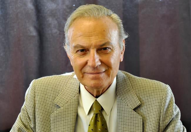 <p><span style="color:#FF0000"><strong>"AİLESİNDEN BASKI G&Ouml;RMEDİ"</strong></span></p>

<p><span style="color:#000000"><strong>Ediz Hun ifadesinde "Yeşil&ccedil;am'da, bizim d&ouml;nemimizde bug&uuml;nk&uuml; gibi astronomik &uuml;cretlerin &ouml;denmesi s&ouml;z konusu değildi. D&ouml;rt sene &ccedil;alıştıktan sonra anca ev alabiliyorduk. Eşi Bet&uuml;l Hanım, C&uuml;neyt'i son anına kadar yalnız bırakmadı. C&uuml;neyt baskı g&ouml;recek ve herhangi bir baskıya gelebilecek biri değildi. Ailesi tarafından bir baskı g&ouml;rmemiştir" şeklinde konuştu.</strong></span></p>
