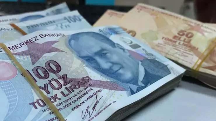 <p>Bu yöntemler çok sayıda sigortalı EYT kapsamına girerek yaş şartı olmadan emeklilik hakkına kavuştu. Yurtdışındaki vatandaşlarımızda yurt dışı borçlanma yaparak günlerini artırabiliyor.</p>
