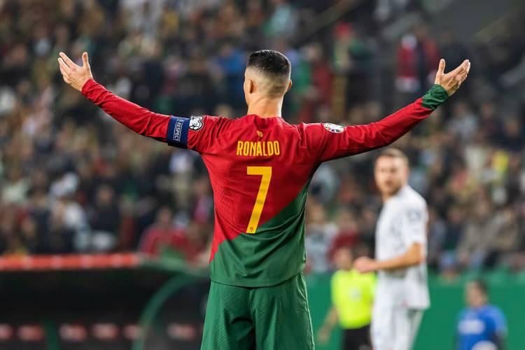<p>* Cristiano Ronaldo / Portekiz<br />
<br />
* 10 gol</p>