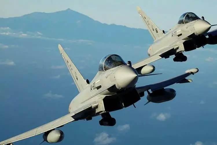 <p>Yakıt Kapasitesi: 5.000 kg (11.020 lb)</p>
<p>Maksimum hız :</p>
<p>Yüksek İrtifada: (2495 km / s veya 1550 mil)</p>
<p> </p>