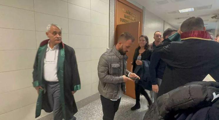 <p><strong>İstanbul 14. Ağır Ceza Mahkemesi’ndeki duruşmaya Seçil Erzan ile birlikte bazı tutuklular bulundukları cezaevinden getirildi. </strong></p>

<p> </p>
