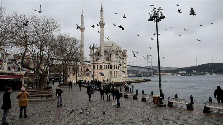 <p>Türkiye hafta sonu yine fırtına, şiddetli yağmur ve kar yağışının etkisinde kalacak.</p>
<p> </p>