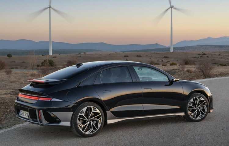 <p><strong>HYUNDAİ IONIQ 6 </strong></p>
<p> </p>
<p>- 111 kW 4x2 Progressive - 1.640.000 TL</p>
<p>239 kW 4x4 Progressive - 2.775.000 TL</p>