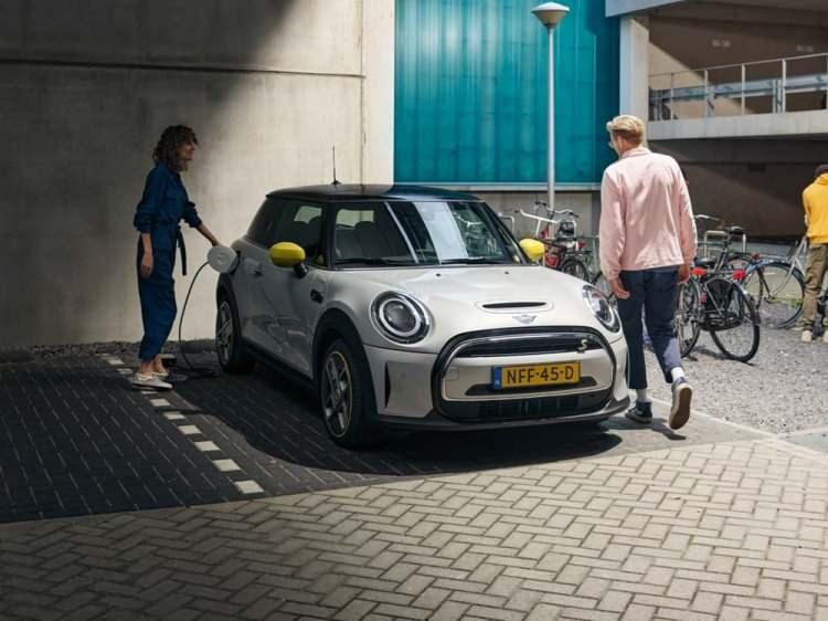<p>MINI COOPER SE</p>
<p> </p>
<p>- MINI Cooper SE Otomatik - 184 BG - Inspired - 1.418.351 TL</p>