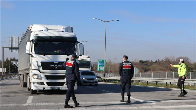<p>Özellikle trafikte vatandaşların dikat etmesi gereken kurallarken artken denetimlerde sıklaştı.</p>