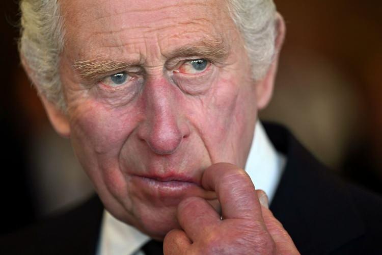 <p><span style="color:#000000"><strong>İncelenen belgeler çerçevesinde Kral Charles'ın annesi Kraliçe II. Elizabeth'in ölümünün ardından miras kalan Lancaster Dükalığı’ndan 26 milyon sterlini kişisel hesabına aktardığı ortaya çıkarıldı.</strong></span></p>
