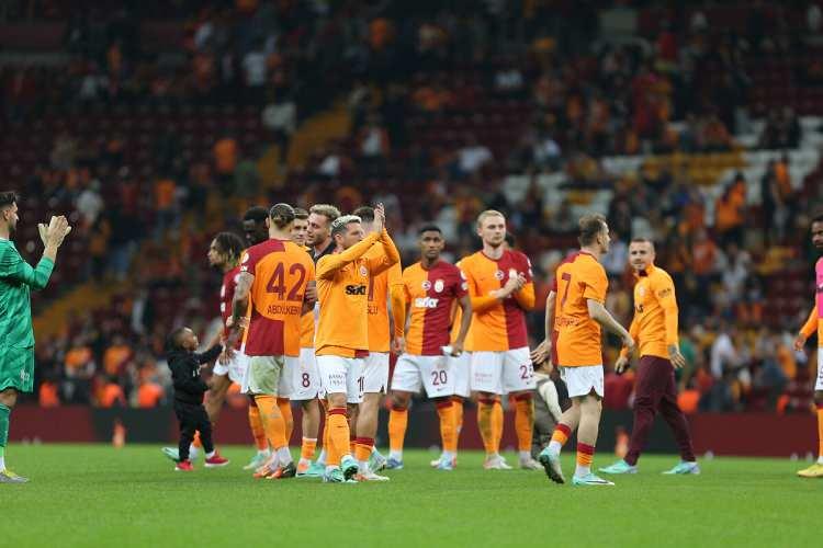 <p>1 - Galatasaray (96 puan)</p>
