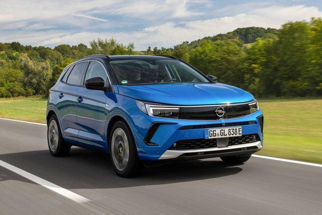 <p><strong>OPEL</strong></p>
<p>Alman markanın Grandland modeli, Kasım ayına özel hazırlanan kredi tekliflerine ek, versiyona bağlı değişen indirim tutarları sunuyor.</p>
