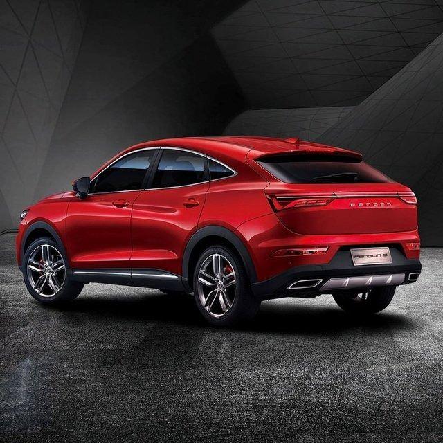 <p>Markanın Coupe SUV modeli Fengon 5 için 300 bin TL’ye kadar yüzde 0'dan başlayan faiz oranları uygulanırken, peşin alımlarda ise 70 bin TL nakit alım desteği sağlanıyor.</p>