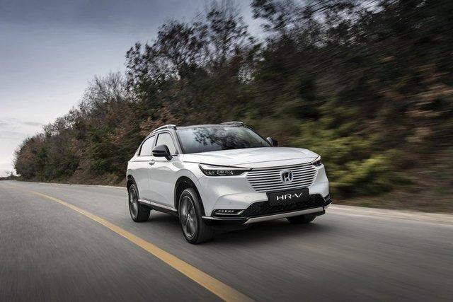 <p>Japon marka tarafından, HR-V e:HEV modelinin Advance ve Style donanımlarına özel 190 bin TL’ye kadar kredi kullanımında yüzde sıfır faiz oranı ile 12 ay vade seçeneği veya 120 bin TL takas desteği sunuluyor.</p>