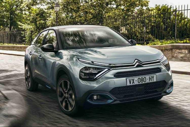 <p>Citroen e-C4 100 kW, Shine Bold -</p>
<p><strong>1.436.000 TL</strong></p>