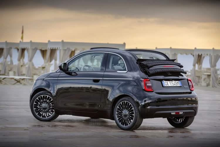 <p>Fiat 500e La Prima by Bocelli Cabrio - 87kW -</p>
<p>1.411.900 TL</p>