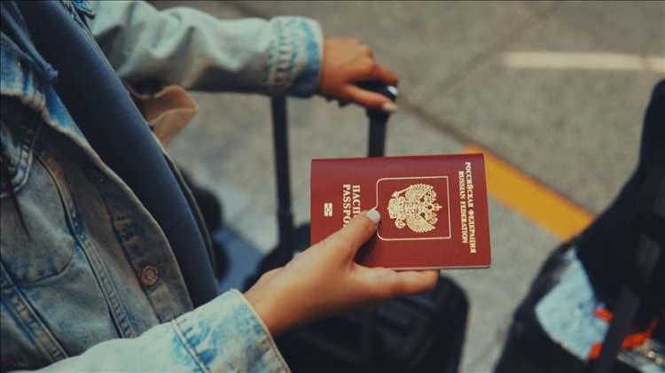 <p>Oluşan tatil açığında bir anda yurt dışına çıkma hayali birçok kez vize engeliyle karşı karşıya kalıyor... </p>
