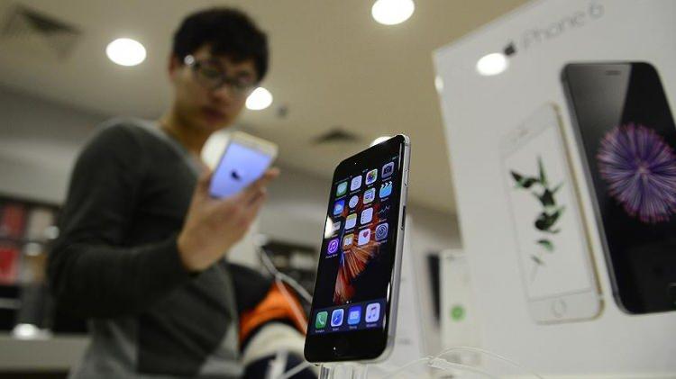<p>Yeni nesil iPhone SE, iPhone 14 mini'nin boşluğunu dolduracak ve önceki SE modellerinde olduğu gibi tek ana kamera ile karşımıza çıkacak.</p>
<p> </p>