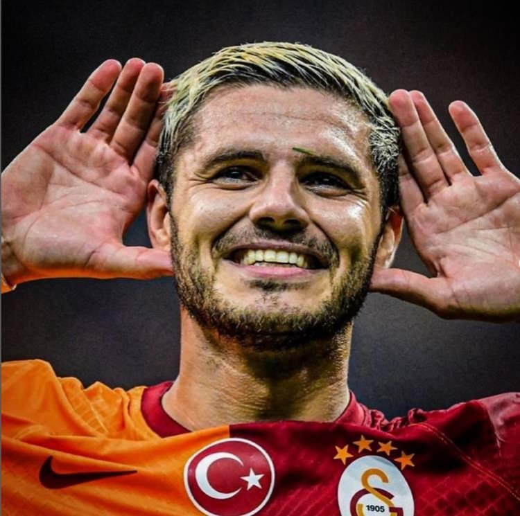 <p>Galatasaray oyuncusu Mauro Icardi, maçlardaki performansıyla gündem olduğu kadar özel hayatıyla da adından sık sık söz ettiriyor.</p>
