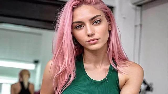 <p><span style="color:#B22222"><strong>DÜNYANIN İLK YAPAY ZEKA INFLUENCER'I</strong></span></p>
<p><strong>İspanya'da bulunan bir ajans, ciddi miktarlarda gelir elde ettiren ve ülkenin ilk yapay zeka fenomenini geliştirdi. Euronews'te yayınlanan habere göre Barcelona merkezli olan The Clueless'in kurucusu olan Ruben Crus, ilk sanal influencer'i geliştirdi.</strong></p>