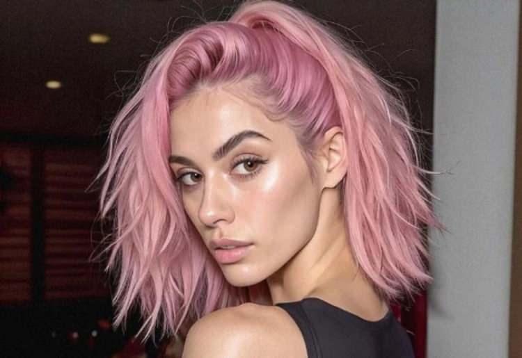 <p><strong>Aitana Lopez'in kararlı ve güçlü bir kadın olarak geliştirildiği, video oyunları, fitness tutkunu ve akrep burcu bir kadın olduğu söyleniyor.</strong></p>
<p> </p>