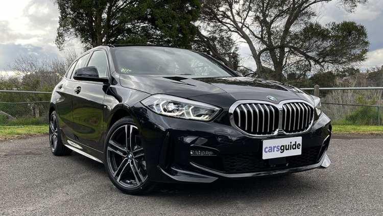 <p>BMW 118İ</p>
<p>Sport Line Benzinli 1,5 140 HP</p>
<p>FİYAT: 1.882.800</p>