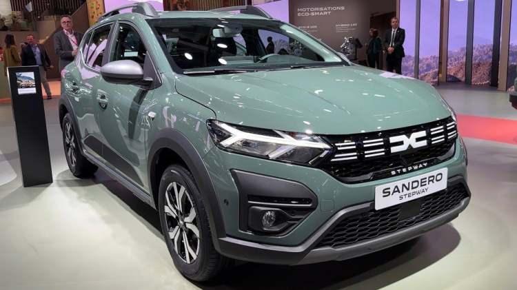<p>DACİA SANDERO 90 HP</p>
<p>FİYAT: 874.000</p>
