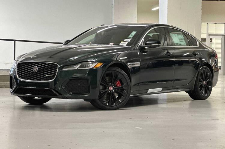 <p>JAGUAR R-Dynamic SE</p>
<p>FİYAT: 3.102.728 TL</p>