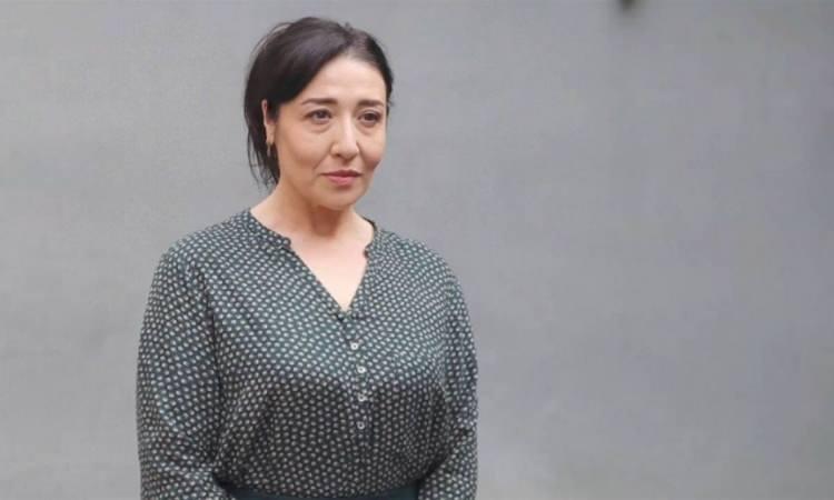 <p>Kariyeriyle dikkat çeken oyuncu, bu kez gözlerden uzak büyüttüğü oğluyla gündeme geldi. Baştan ve oğlunun benzerliğini görenler şoke oldu. Anne-oğul için "Yasemin kendisini doğurmuş", "Oğlu değil ikizi sanki", "Abla kardeş gibisiniz" yorumlarında bulundu. İşte Yasemin Baştan Çonka'nın biricik oğlu...</p>