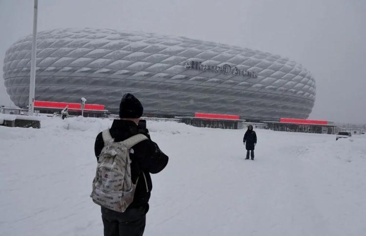 <p>BAYERN MUNİH-UNION BERLİN MAÇI ERTRLENDİ</p>

<p>Bayern Münih'in lig maçı, yoğun kar yağışı nedeniyle ertelendi.</p>
