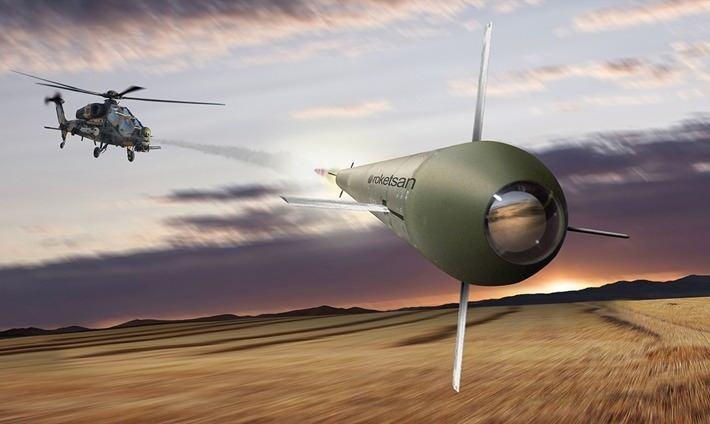 <p>Helikopterlerden kullanılmak üzere geliştirilmiş olan UMTAS, ana muharebe tanklarına karşı etkili ve rakip tanksavar sistemlerine üstünlük sağlayan birçok özelliğe sahip bir füze sistemidir. Kızılötesi görüntüleyici (IIR) arayıcı görüntüsünün RF veri bağı ile lançere, lançerden kullanıcı ekranına iletilmesi ve hassas güdüm-kontrol sistemine dayanan kullanım konsepti, kullanıcıya gece/gündüz ve kötü hava koşullarında hedefe atış öncesi/atış sonrası kilitleme, hedef güncelleme ve hedef üzerinde vuruş noktası seçimi gibi imkanlar sunmaktadır.</p>
<p> </p>