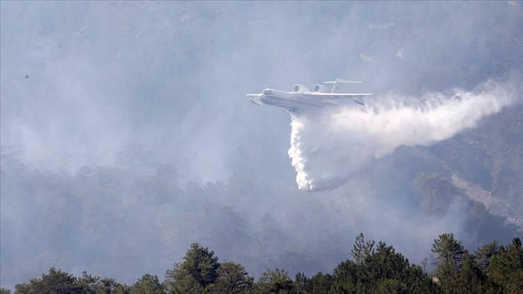 <p>Geçen yıl ocak ayında başlayan 20 Küçük Tanker/Amfibik Uçak Tedarik Projesi Sözleşmesi kapsamında ilk 4 Airtractor AT-802 amfibik uçağın teslimatı bu yıl nisan ayında tamamlandı. Kalan 16 uçağın teslimi her yıl 4'er adet olacak şekilde 2027 yangın sezonu öncesinde gerçekleştirilmiş olacak.</p>
