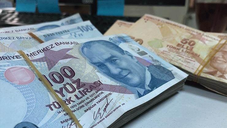 <p>Asgari ücretin yüzde 50 artması durumunda günlük borçlanma için ödenecek tutar 214 lirayı geçecek. O yüzden geciktirmemekte fayda var. Diğer yandan yeni yılda yapılacak zamlar, enflasyon, büyüme verileri emekli aylığını ve kıdemi artıracağı için ekim, kasım, aralıkta değil 1 Ocak 2024'ten itibaren dilekçe vermek daha avantajlı olacak. Ocak ayında başvuranlar yüzde 4 öngörülen büyümeden de fark alacak.</p>

<p> </p>
