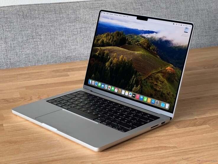 <p>MacBook Pro 14 inç ekranlı M3 işlemcili, 8 gb ram, 512 gb depolama alanına sahip ürün 62 bin 999 liradan satışa sunuldu.</p>
