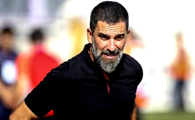 <p><strong>Arda Turan yaptığı paylaşımda, "Yargıya intikal etmiş bir süreç var. Adalete saygımdan dolayı konuyla alakalı tek kelime açıklama yapmadım, yapmayacağım. Benim adımla yayılan sözlere lütfen itibar etmeyiniz. Saygılarımla." ifadelerini kullandı.</strong></p>
<p> </p>