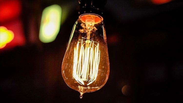 <p>Boğaziçi Elektrik Dağıtım A.Ş tarafından yapılan açıklamaya göre, 2 Aralık Cumartesi İstanbul'da farklı saat aralıklarında büyük çaplı elektrik kesintileri uygulanacak.</p>
<p> </p>