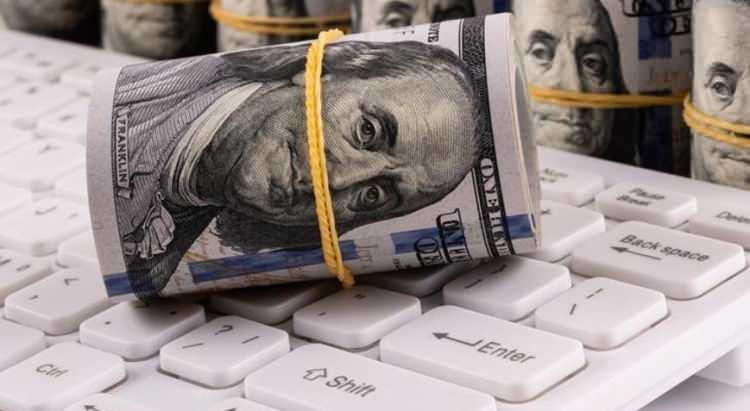 <p>Bakan Şimşek "Ben inanıyorum ki önümüzdeki aylarda özellikle de yerel seçimler sonrasında Türkiye’nin varlıklarına talep çok ciddi bir şekilde artacak. Yani Türkiye’ye fon akışı ciddi bir şekilde artacak." dedi. Şimşek, herhangi bir kur hedeflerinin ise olmadığını söyledi.</p>

<p> </p>
