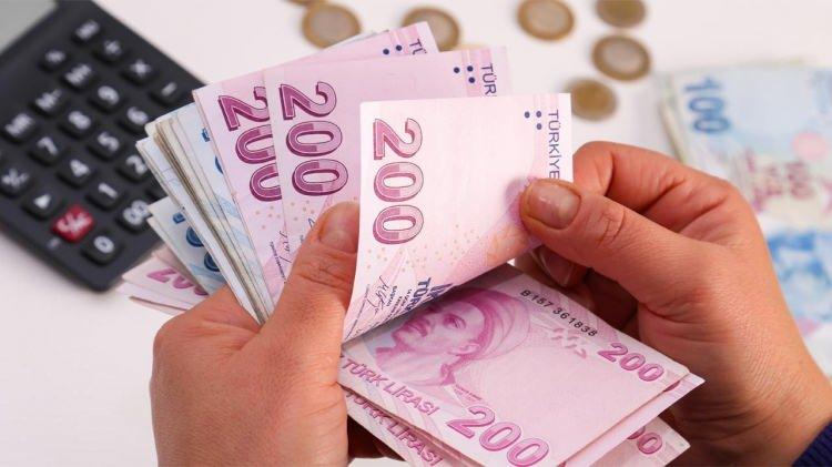 <p>Asgari ücretin yüzde 50 artması durumunda bugün 64 bin 386 lira olan 15 aylık askerlik borçlanması 96 bin 579 liraya çıkacak. Böylece 15 ay askerliği borçlanan bu yıl 32 bin 193 lira daha az ödeyecek.</p>

<p> </p>
