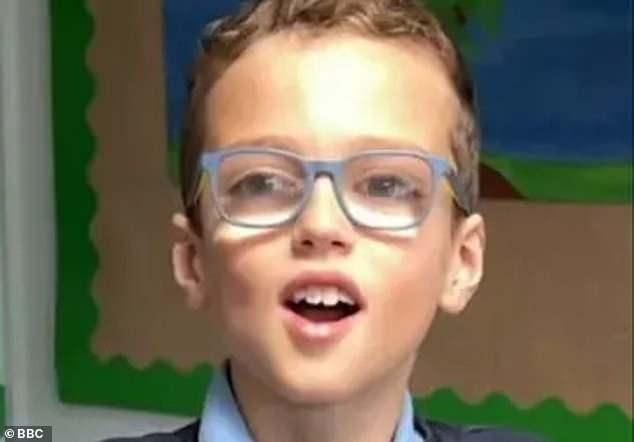 <p>Oxfordshire'dan 10 yaşındaki Teddy Cottle, Apple'ın 'saldırgan ve aşağılayıcı' karakteri değiştirmesi için bir imza kampanyası başlattı.</p>
