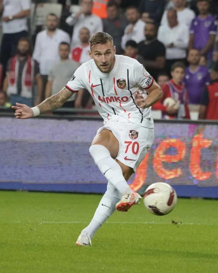 <p>Denis Dragus<br />
<br />
Gaziantep FK<br />
<br />
4 gol</p>