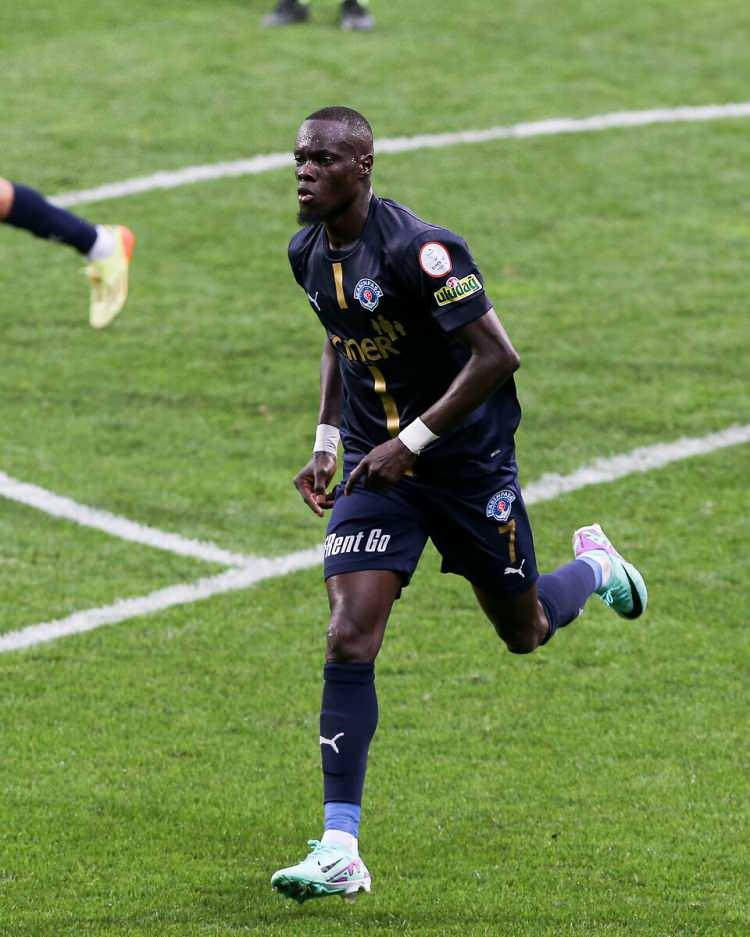 <p>Mamadou Fall<br />
<br />
Kasımpaşa<br />
<br />
4 gol</p>
