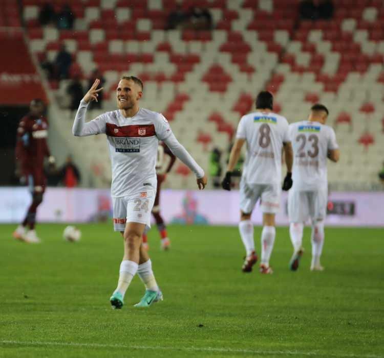 <p>Samu Saiz<br />
<br />
Sivasspor<br />
<br />
4 gol</p>
