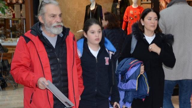 <p><strong>Ünlü ikilinin gözlerden uzak bir yaşam sürdüğü 17 yaşındaki kızları Nazlı Bilginer büyüdü kocaman oldu. </strong></p>