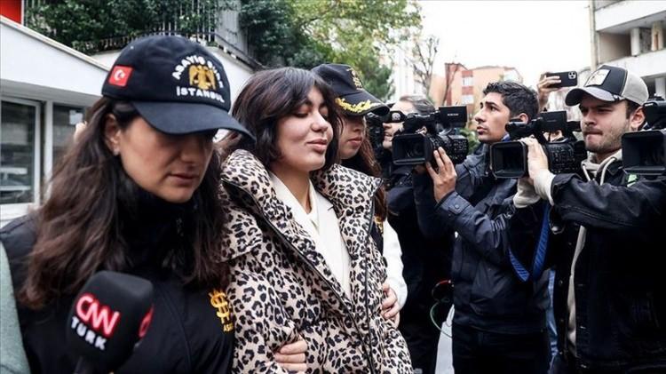 <p><strong>Geçtiğimiz günlerde Candan kardeşlerin avukatı, yaptığı bir açıklamada, Nihal ve Bahar'ın 2 kişilik koğuşta kaldıklarını, buzdolabı ile televizyonlarının da geldiğini söylemişti.</strong></p>
<p> </p>