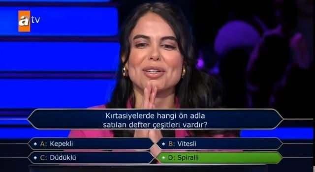 <p>İlk olarak benzetme sorusu ile karşılaşan yarışmacı kadın ilk soruyu başarıyla tamamladı.</p>